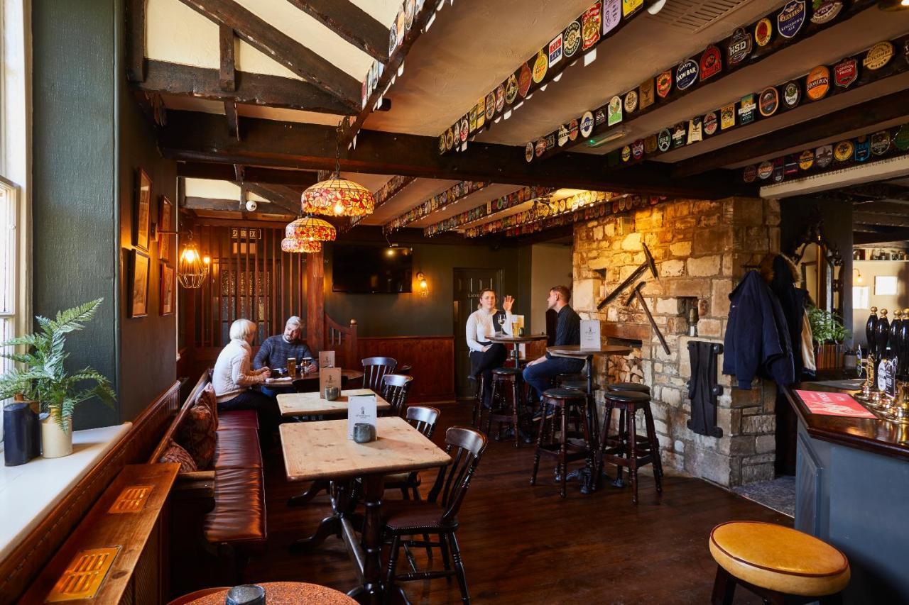 The Quarrymans Arms Hotel Corsham Exterior photo